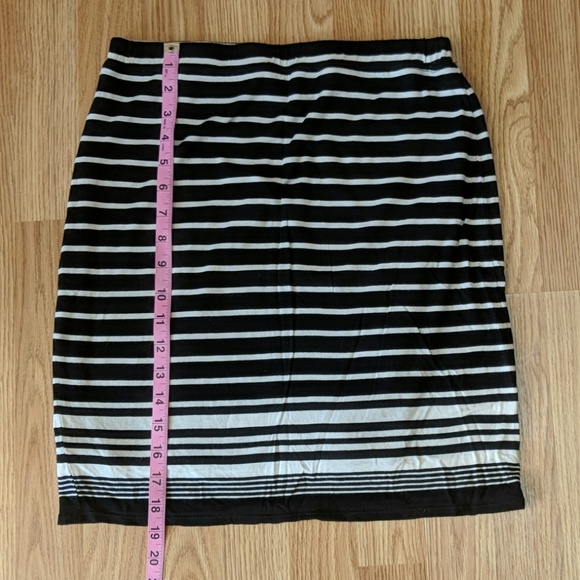 Max Edition Stripe Pencil Skirt - Picture 5 of 7